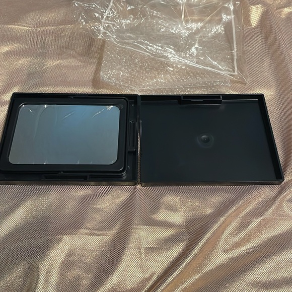 Mary Kay bundle- 3 ring binder, NWOT’s mirror & 8 mesh makeup bags w/zipper - Picture 9 of 14